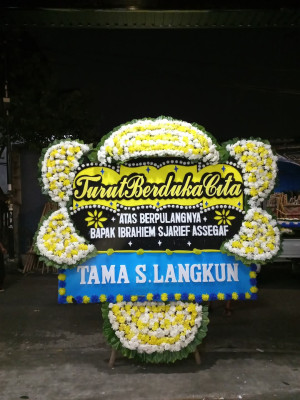 Papan Bunga Duka di Gunungketur